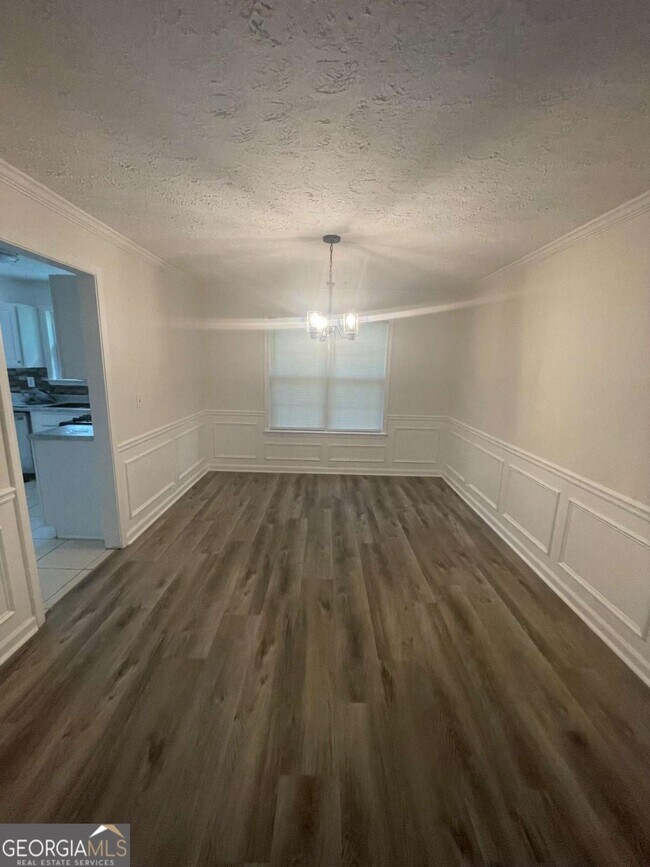 Building Photo - 620 Manor Glen Dr