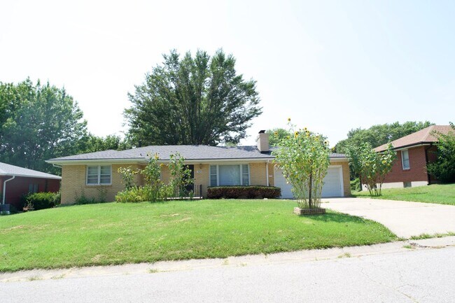 Building Photo - 1520 N 64 St