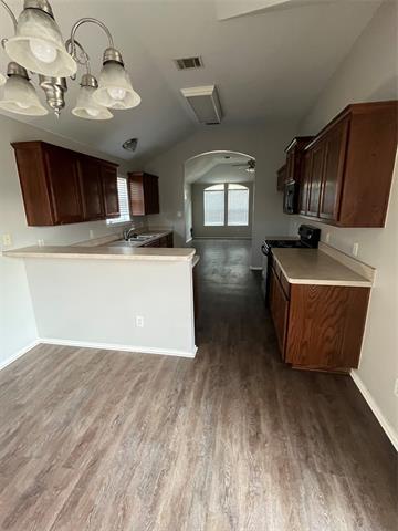 Building Photo - 1601 Country Hills