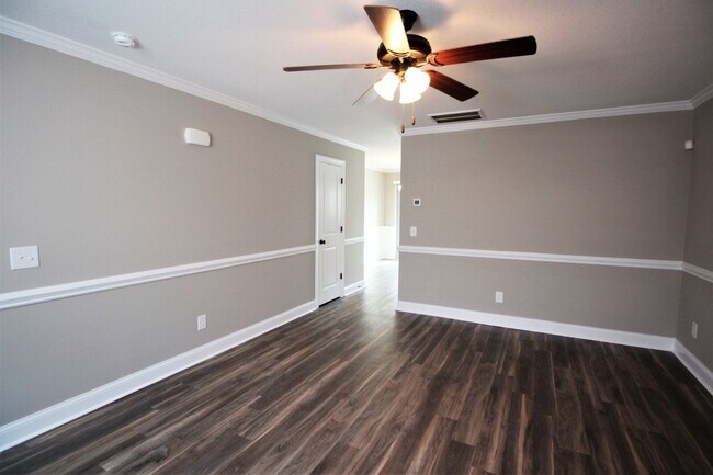 Foto del edificio - 3329 Briarcliff Dr