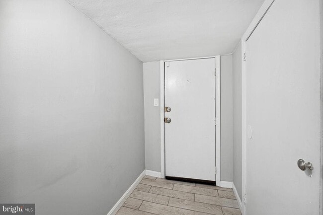 Building Photo - 768 Quebec Place NW