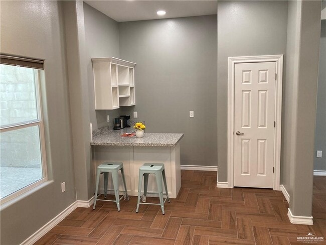 Foto del edificio - 33 State Hwy 336