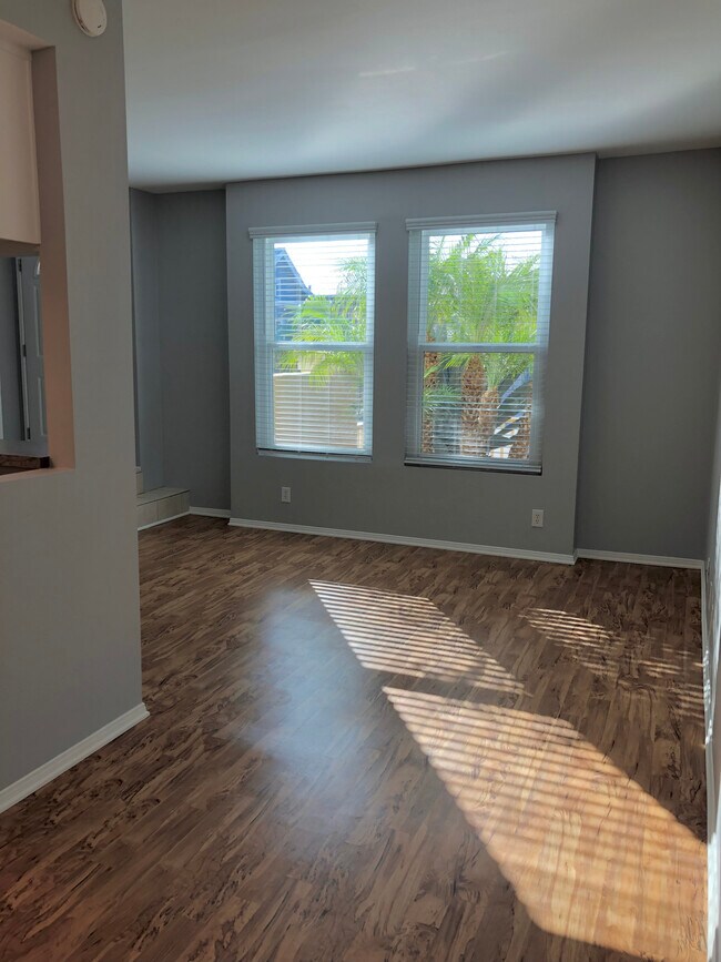 Sala de estar - 186 Hurst Ave