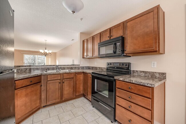 Foto del edificio - 2215 Rolling Hills Dr