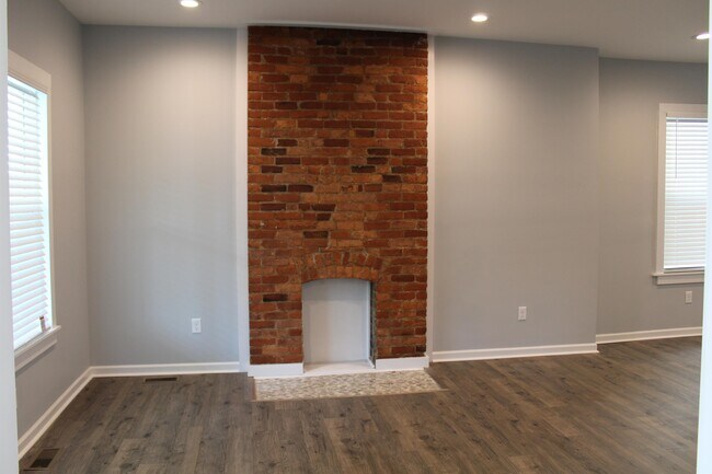 Building Photo - 932 Linwood Ave