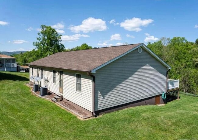 Building Photo - 77 E Porter Rd