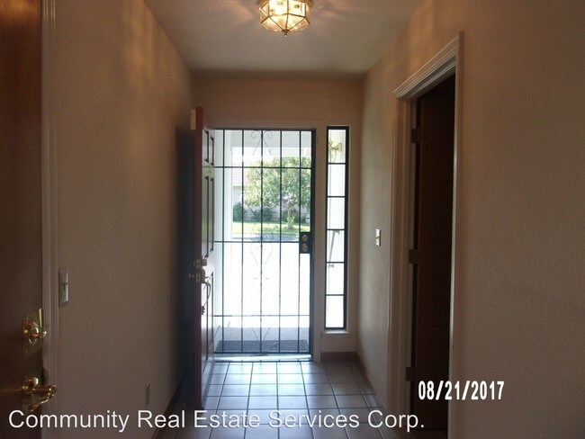 Building Photo - 238 White Sands Dr