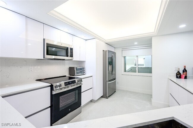 Foto del edificio - 592 Beachwalk Cir