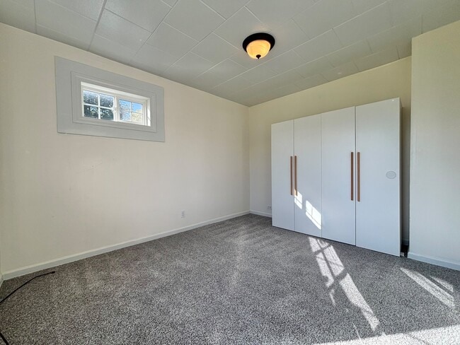 Building Photo - 5203 N Evergreen Rd