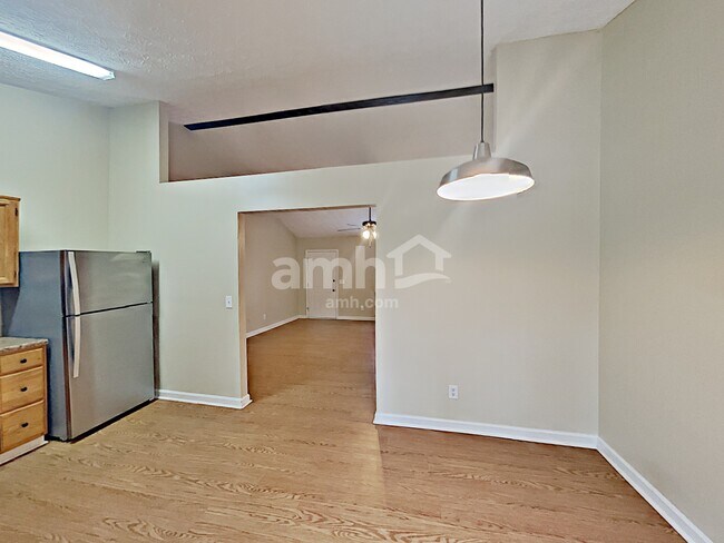 Foto del edificio - 4046 River Rock Way