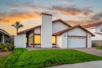 Building Photo - 8861 Dorsett Dr