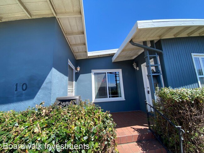 Foto del edificio - 4 br, 2 bath House - 10 Clover Cir.