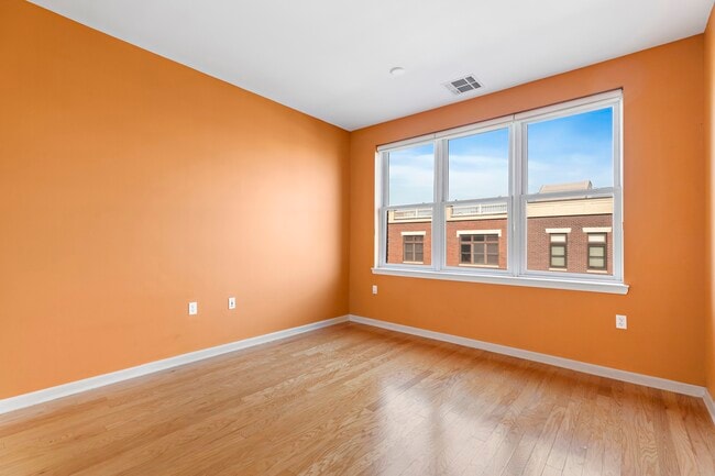 Building Photo - 1200 Grand St