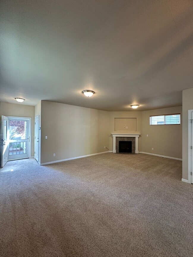 Foto del edificio - 4408 Edgewater Blvd NE