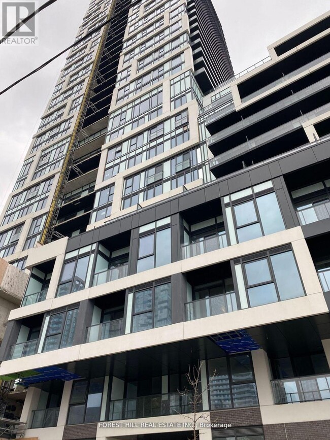 Building Photo - 5-325 Defries St