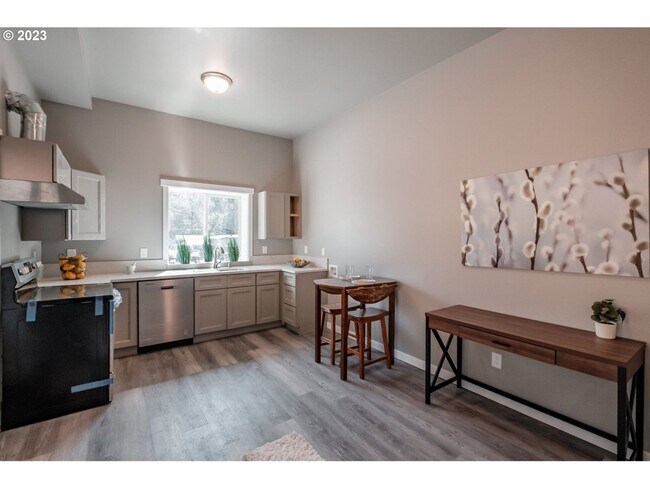 Building Photo - 1-Bedroom 1 Bath Apartment