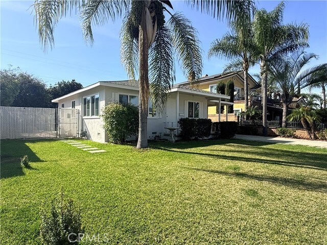 Foto del edificio - 846 E Almond Dr