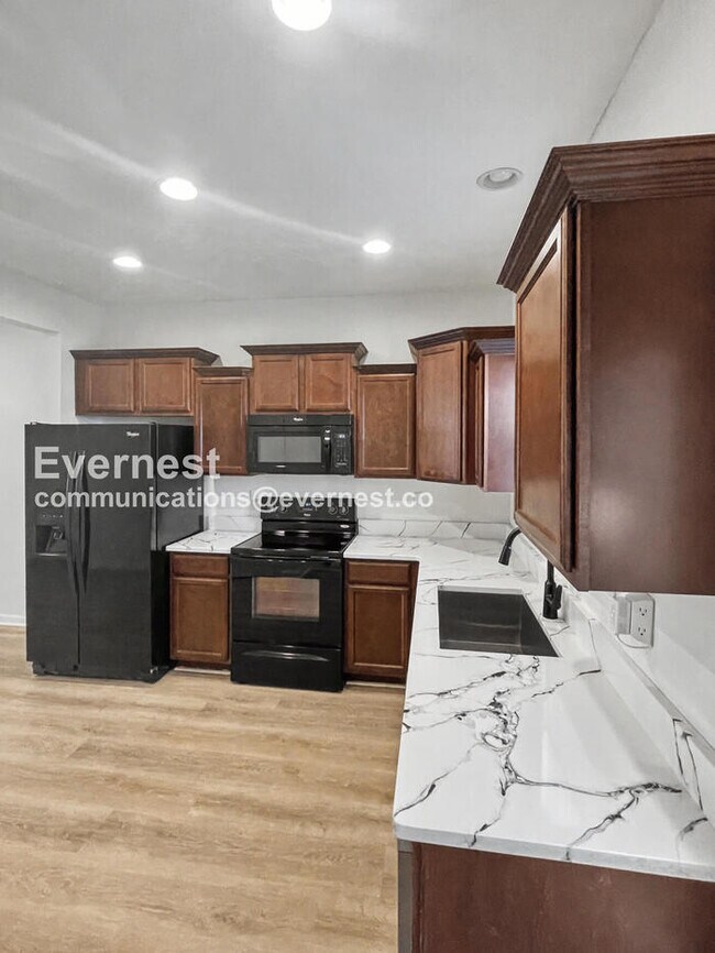 Building Photo - 1522 Sprucedale Dr