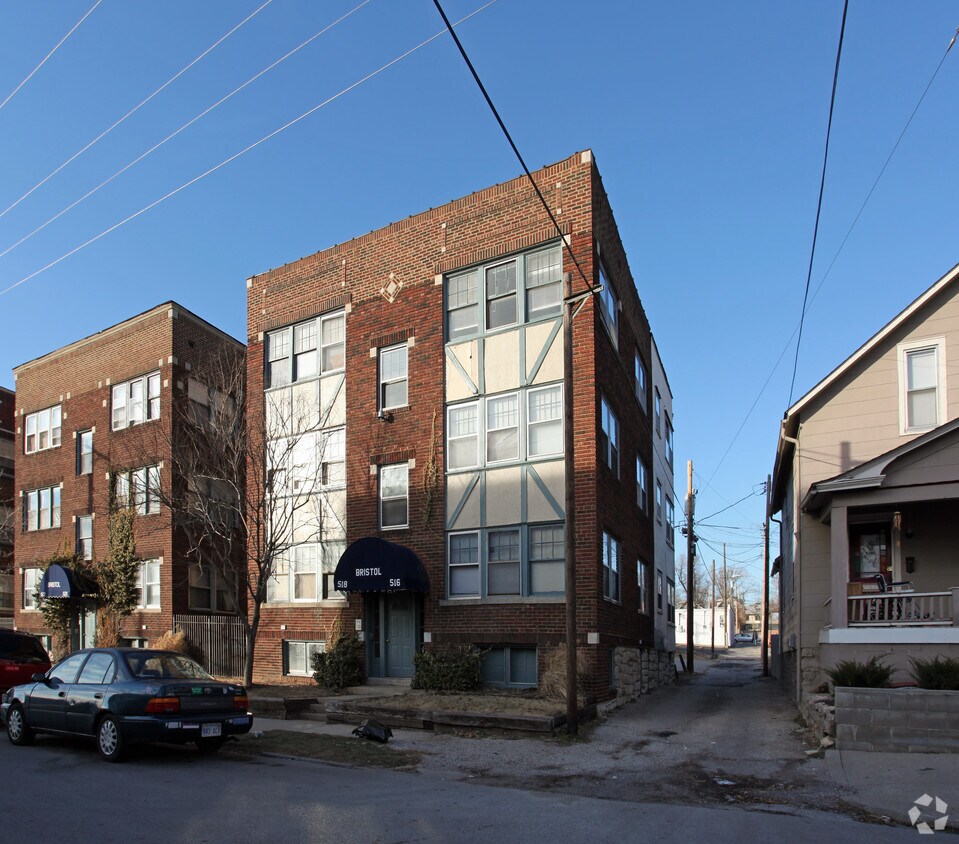 Primary Photo - 516-518 W 39th Ter