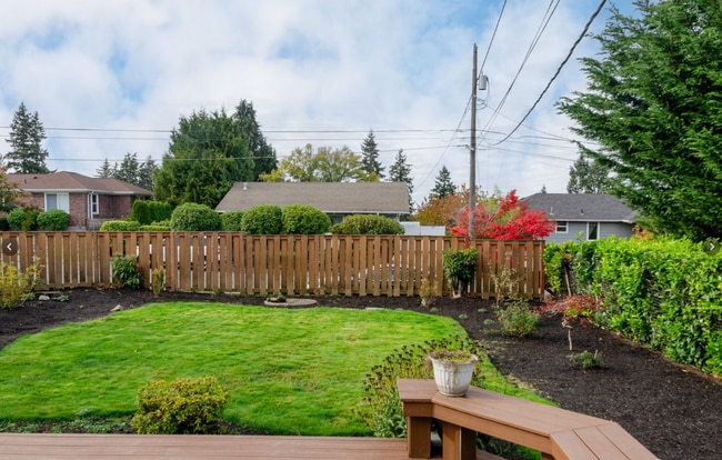 Building Photo - 2723 Locust Ave W