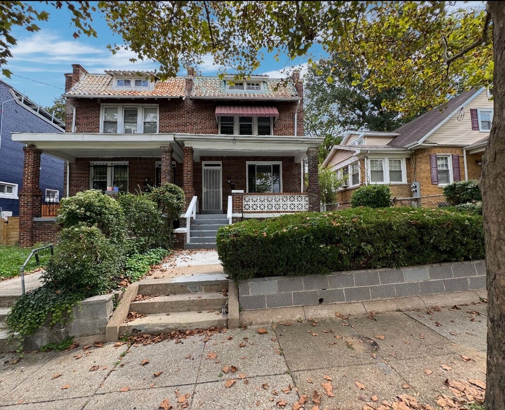 Lovely 4 BR/2 BA Semi Detached Home in Ran... - Lovely 4 BR/2 BA Semi Detached Home in Ran...