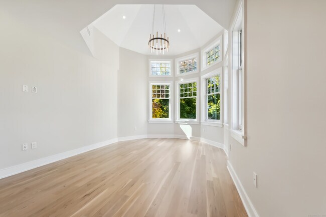 Foto del edificio - 8 Husted Ln
