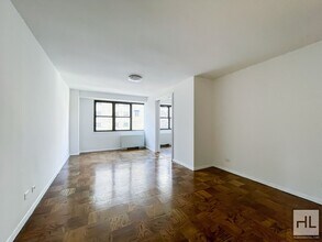 Building Photo - E 16 ST