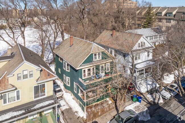 Alternar - 45-47 Clarendon Ave