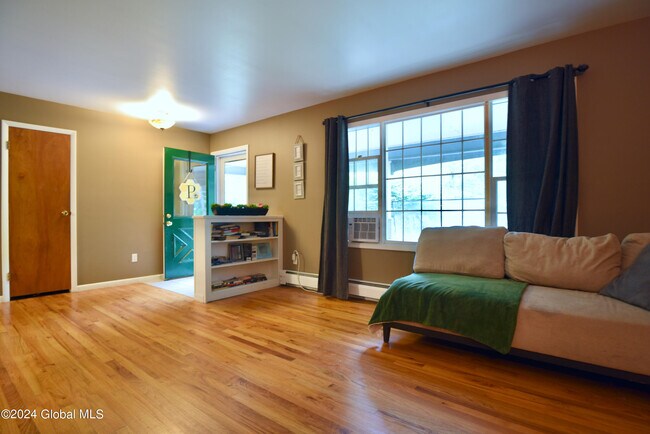 Foto del edificio - 10 Huckleberry Ln