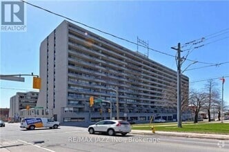 Building Photo - 55-755 William St E