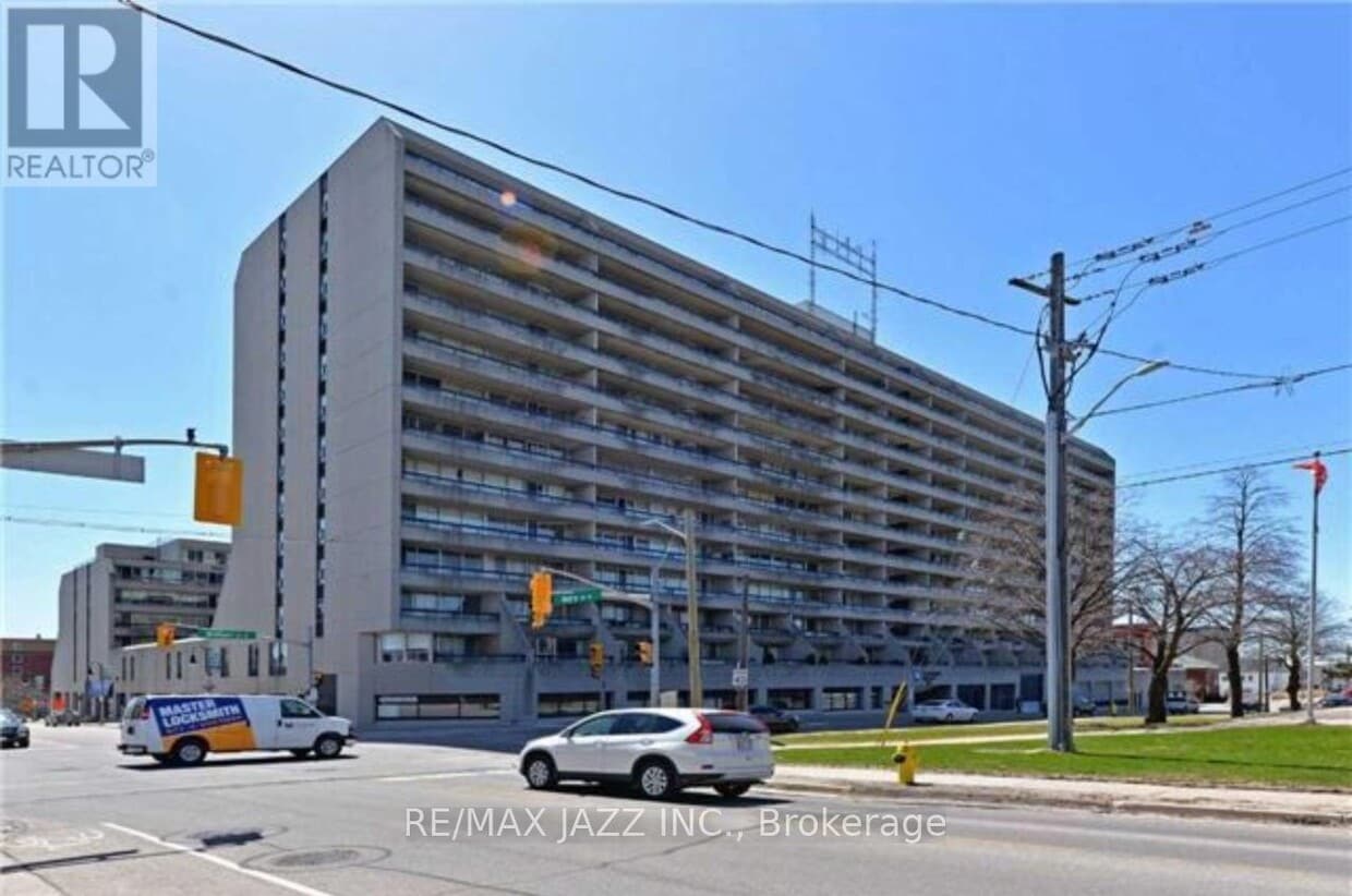 Primary Photo - 55-755 William St E