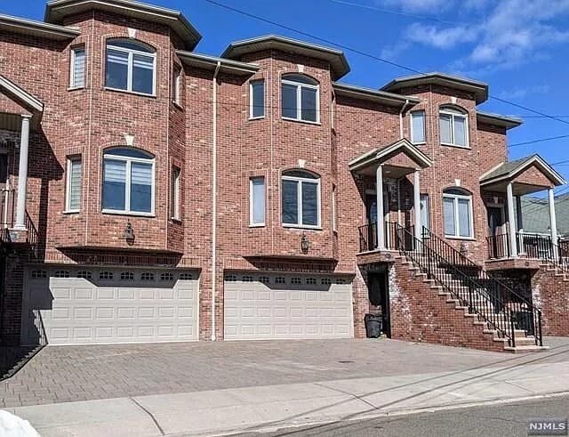 Photo - 281-213 13th St Townhome