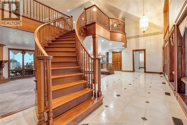 Building Photo - 1275 Seacliff Dr