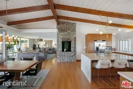 Building Photo - 4 br, 4 bath House - 4222 Vanetta Dr