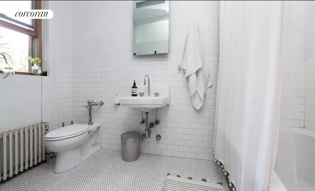 Foto del edificio - 186 Powers St