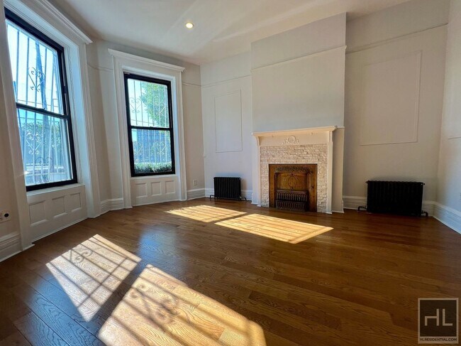 Building Photo - 3BR 2.5BA Garden Level Duplex in Bedstuy T...