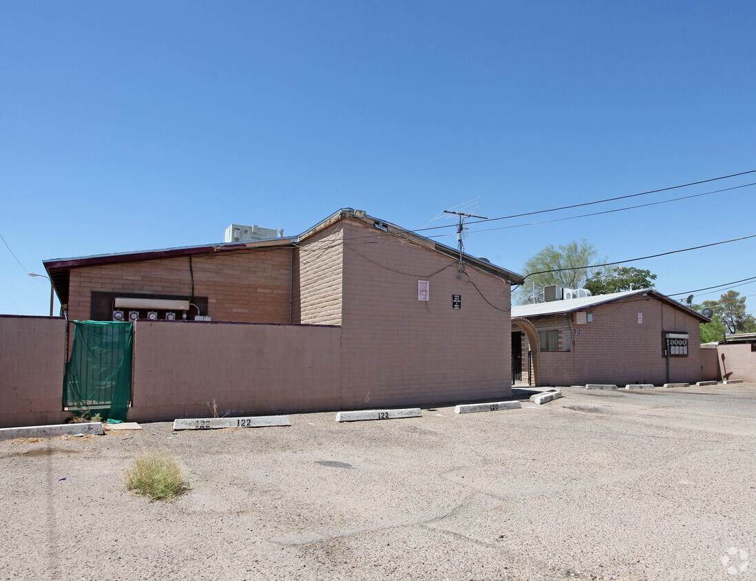 Building Photo - 8 Units