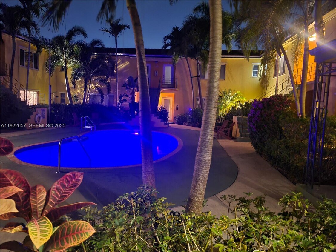 Foto principal - 729 NE 16th Ave