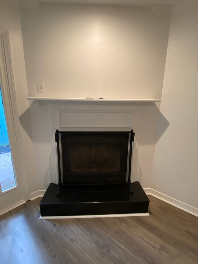 Building Photo - 49 Summer Oaks Dr