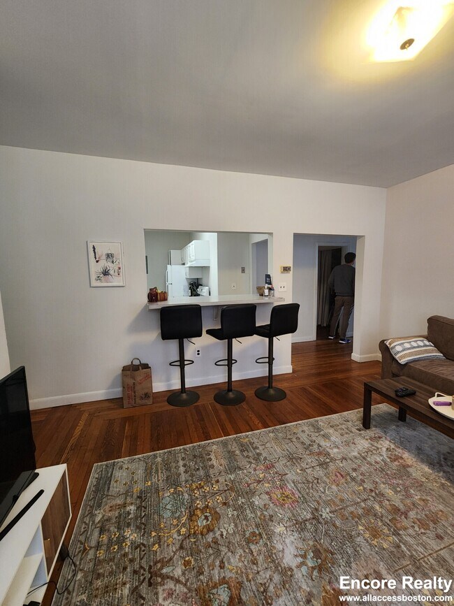 Foto del edificio - 11 Stearns Rd