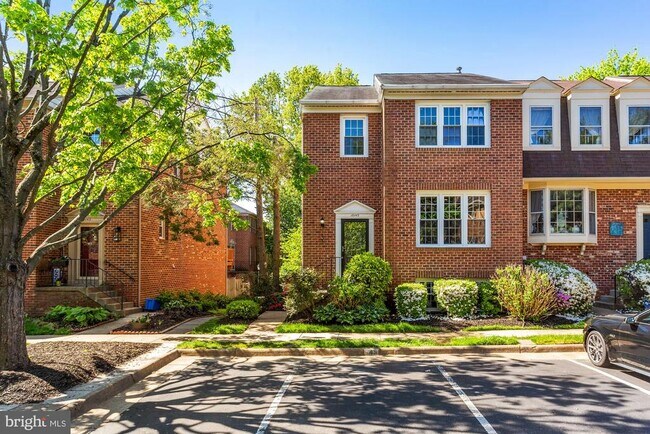 Foto del edificio - 10145 Oakwood Chase Ct