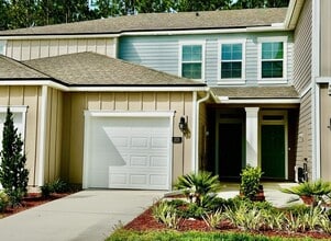 Building Photo - 303 Redbud Rd