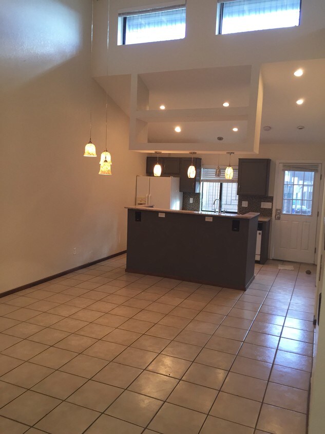 Foto del edificio - 630 W Redondo Dr