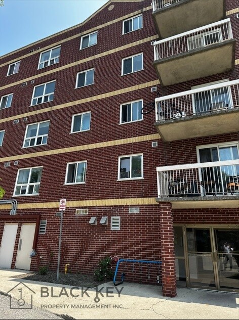 Photo principale - 626 First St