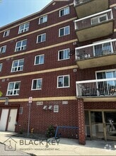 Building Photo - 626 First St