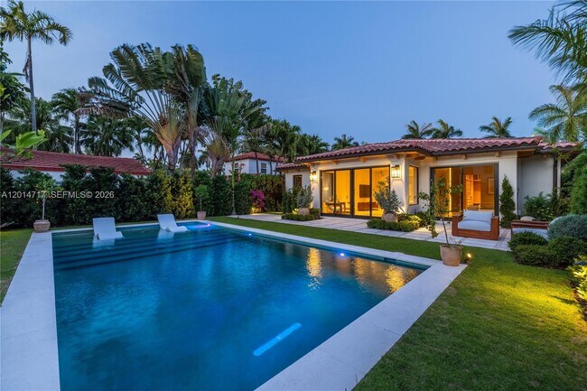 Foto del edificio - 4430 Royal Palm Ave