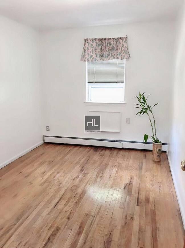 Building Photo - 23 AVENUE
