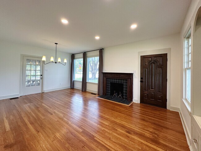 Foto del edificio - 2726 Sanger Ave