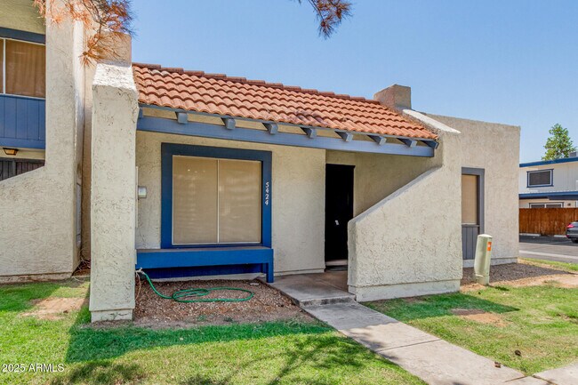 Foto del edificio - 5424 W Laurie Ln