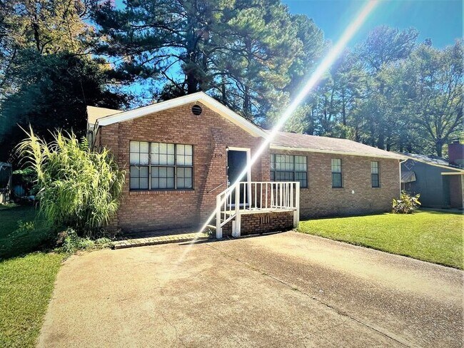 Foto del edificio - 2658 Brookwood Dr